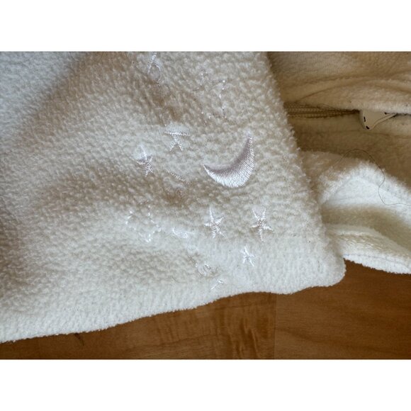 Halo White Plush Blanket Soft Texture - Picture 2 of 6